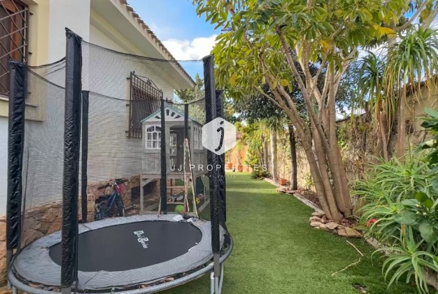 Z drugiej ręki - Villa -
Dehesa de Campoamor - Costa Blanca