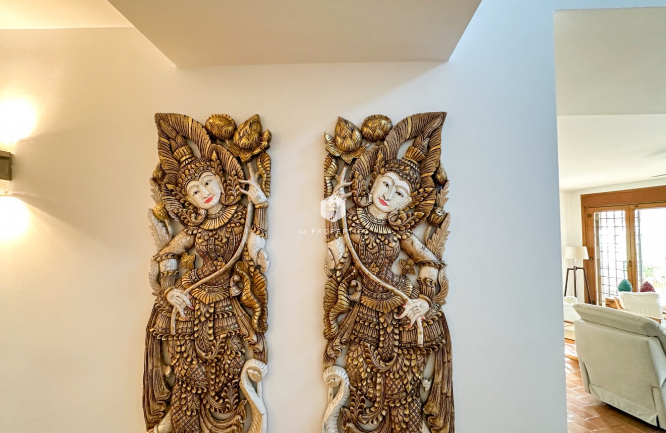 Z drugiej ręki - Villa -
Dehesa de Campoamor - Costa Blanca