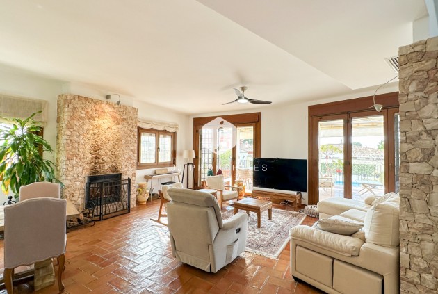 Z drugiej ręki - Villa -
Dehesa de Campoamor - Costa Blanca