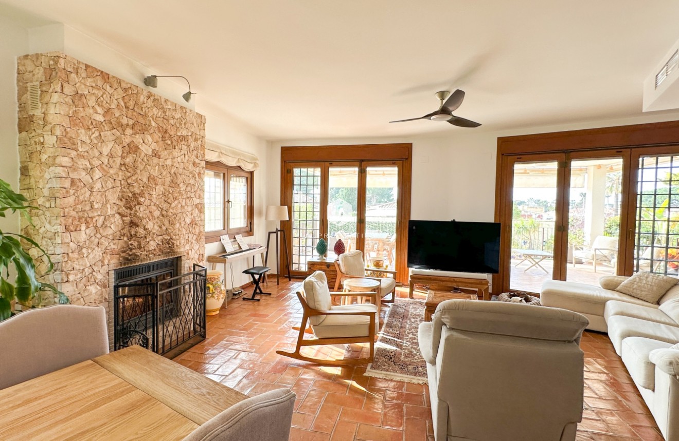 Z drugiej ręki - Villa -
Dehesa de Campoamor - Costa Blanca