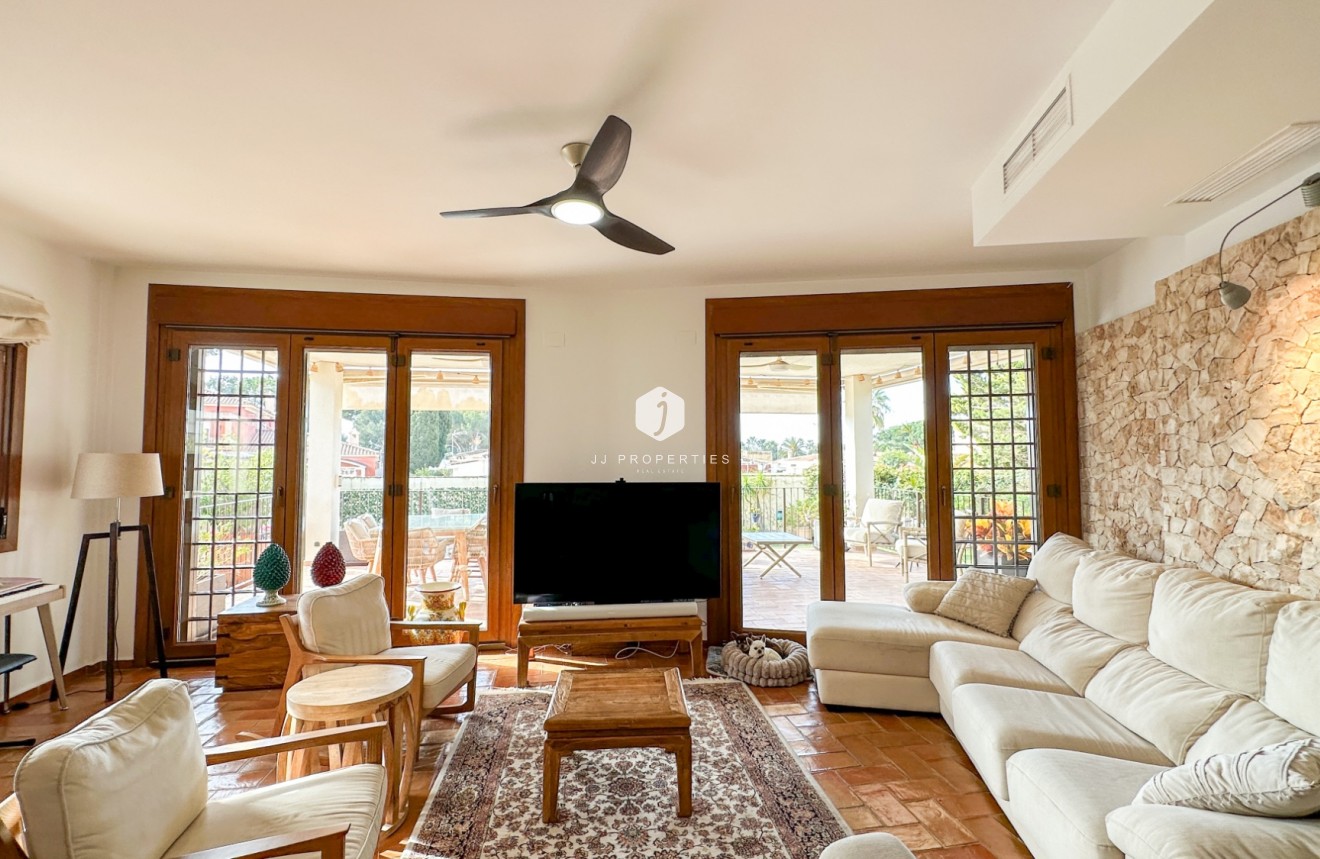 Z drugiej ręki - Villa -
Dehesa de Campoamor - Costa Blanca