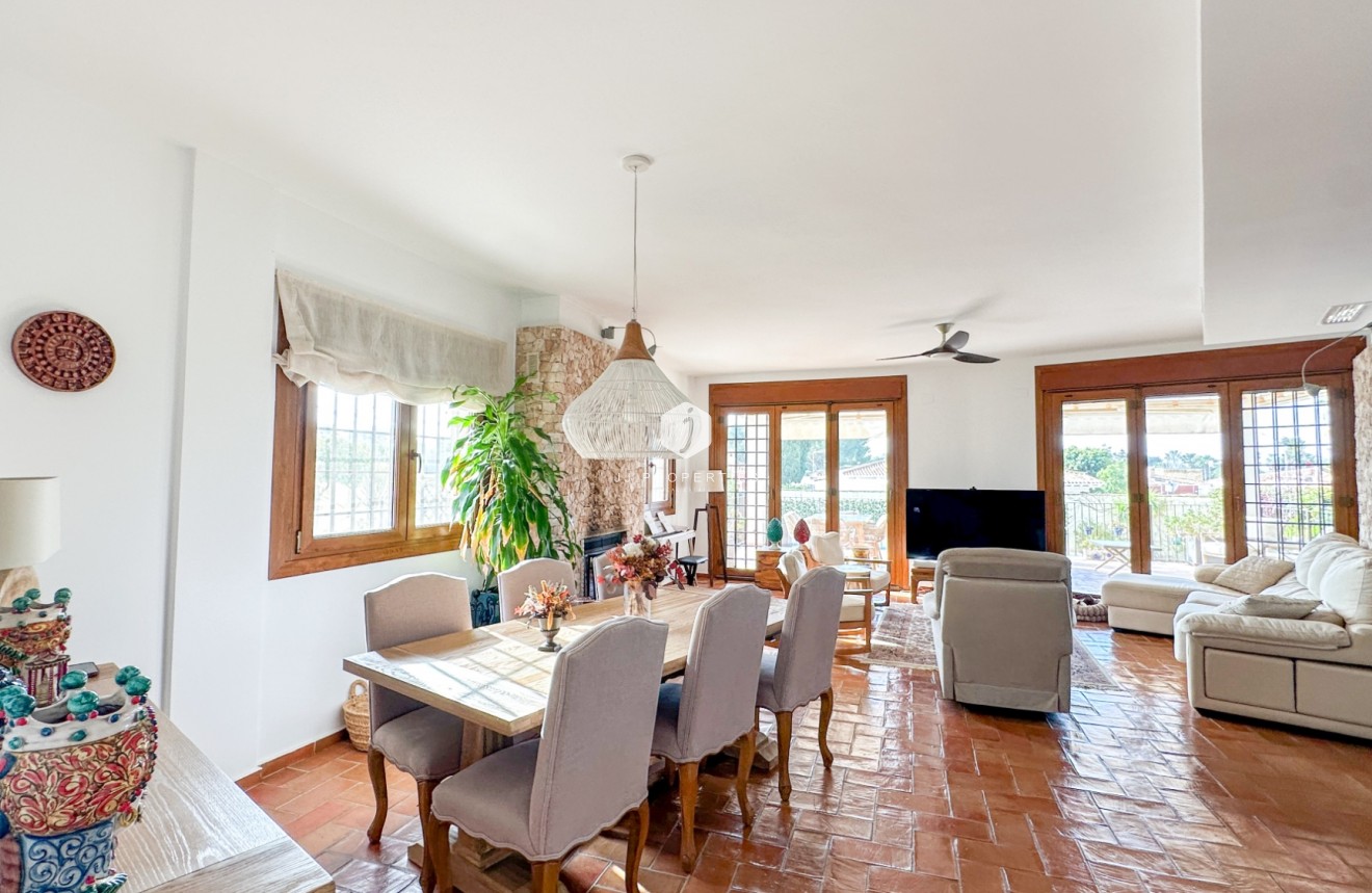 Z drugiej ręki - Villa -
Dehesa de Campoamor - Costa Blanca