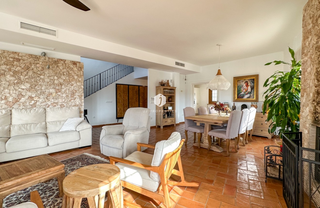 Z drugiej ręki - Villa -
Dehesa de Campoamor - Costa Blanca
