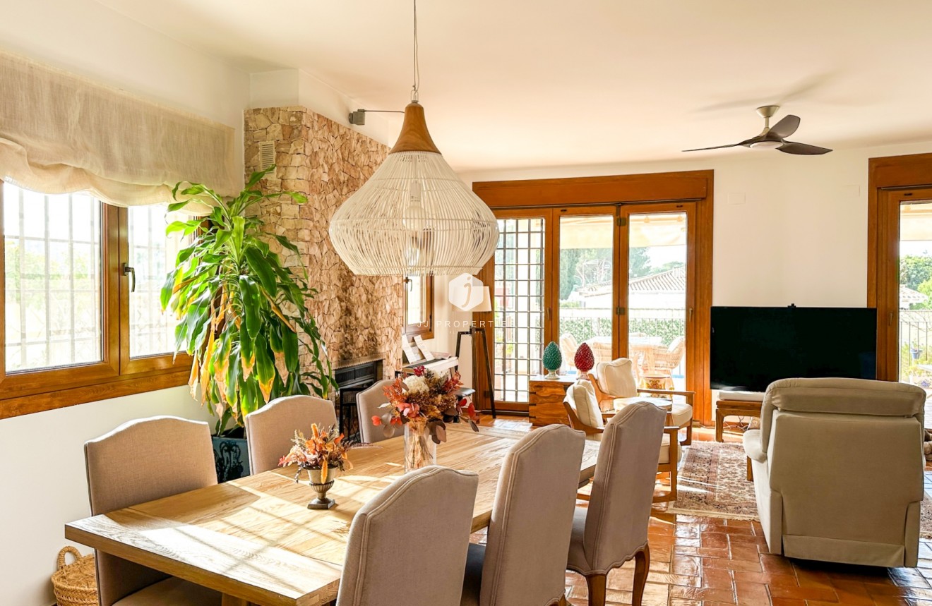 Z drugiej ręki - Villa -
Dehesa de Campoamor - Costa Blanca