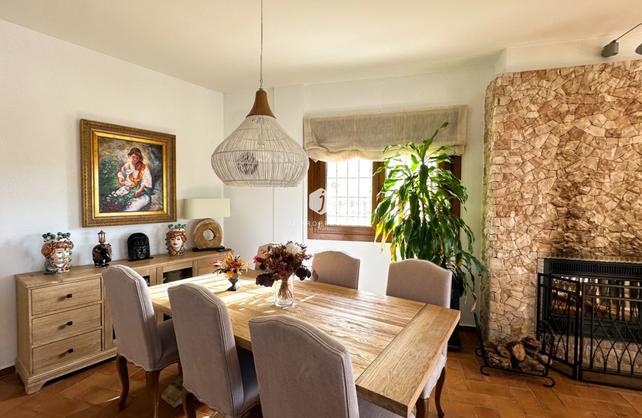 Z drugiej ręki - Villa -
Dehesa de Campoamor - Costa Blanca