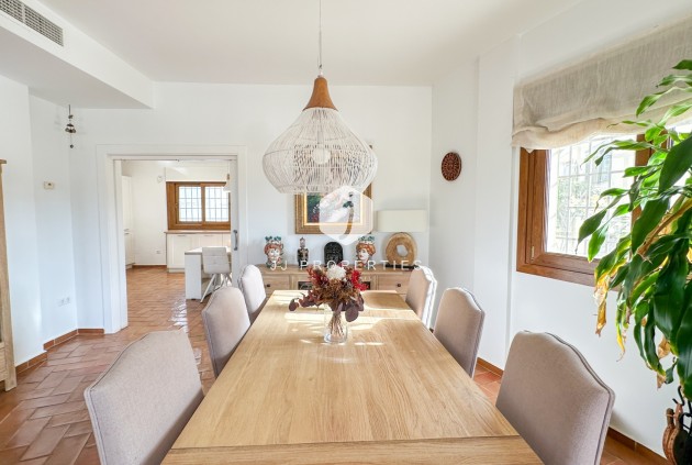 Z drugiej ręki - Villa -
Dehesa de Campoamor - Costa Blanca