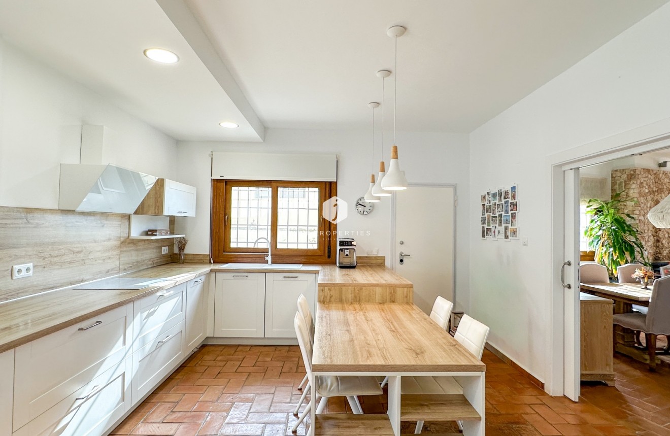 Z drugiej ręki - Villa -
Dehesa de Campoamor - Costa Blanca