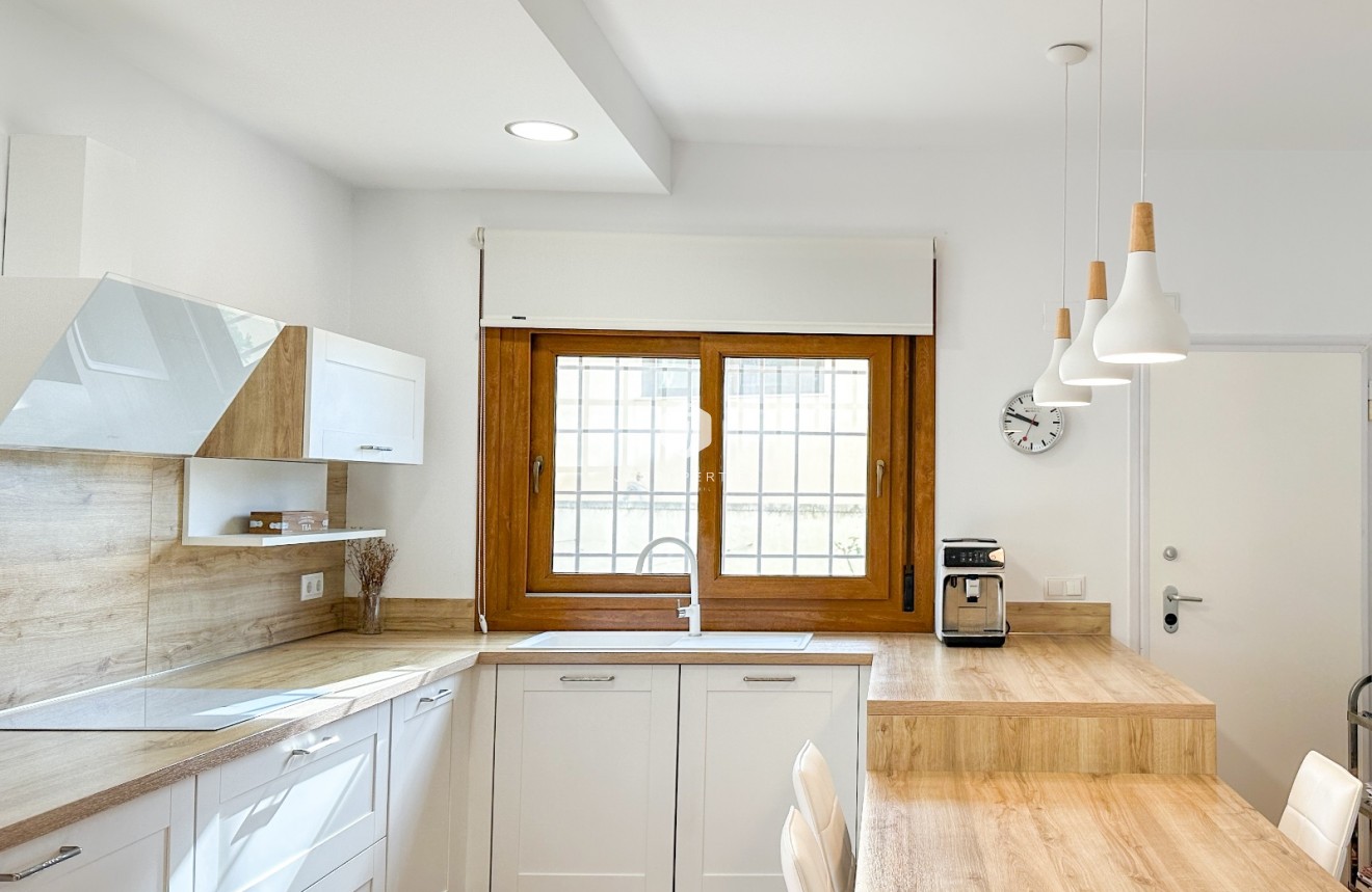 Z drugiej ręki - Villa -
Dehesa de Campoamor - Costa Blanca