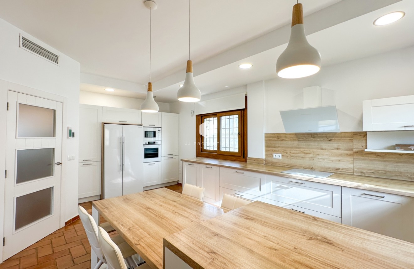 Z drugiej ręki - Villa -
Dehesa de Campoamor - Costa Blanca