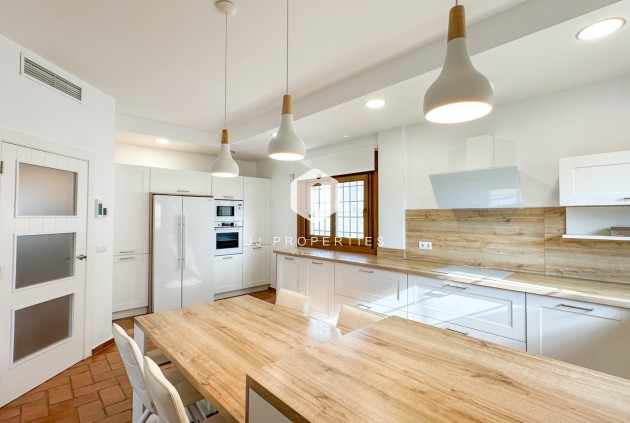 Z drugiej ręki - Villa -
Dehesa de Campoamor - Costa Blanca