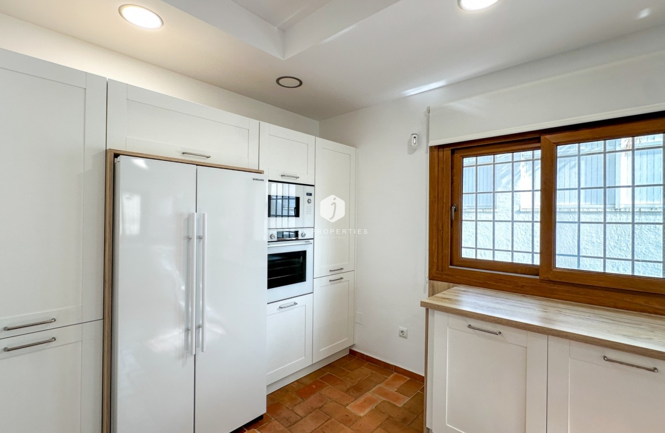 Z drugiej ręki - Villa -
Dehesa de Campoamor - Costa Blanca