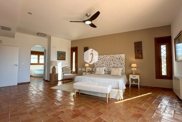 Z drugiej ręki - Villa -
Dehesa de Campoamor - Costa Blanca