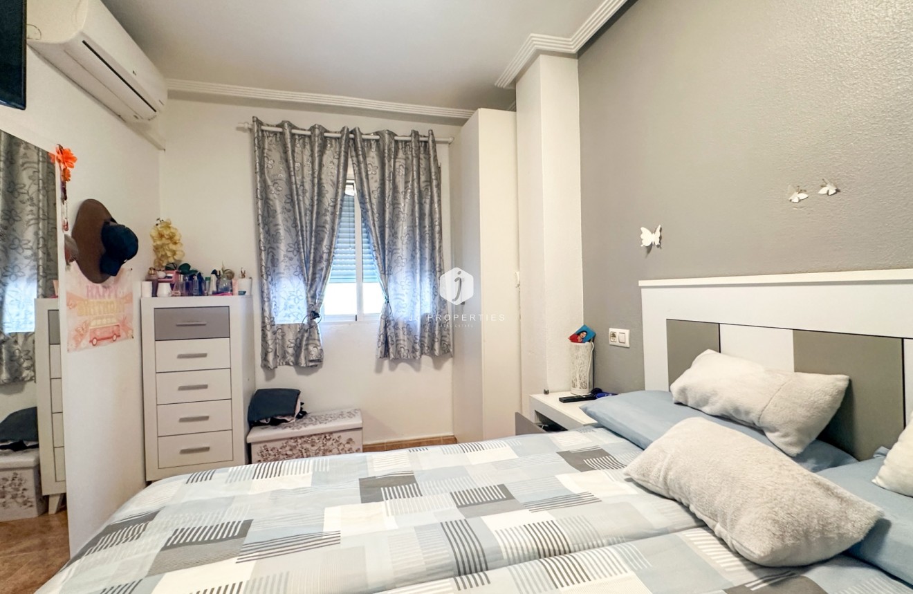 Resale - Apartment / flat -
Torrevieja - Costa Blanca