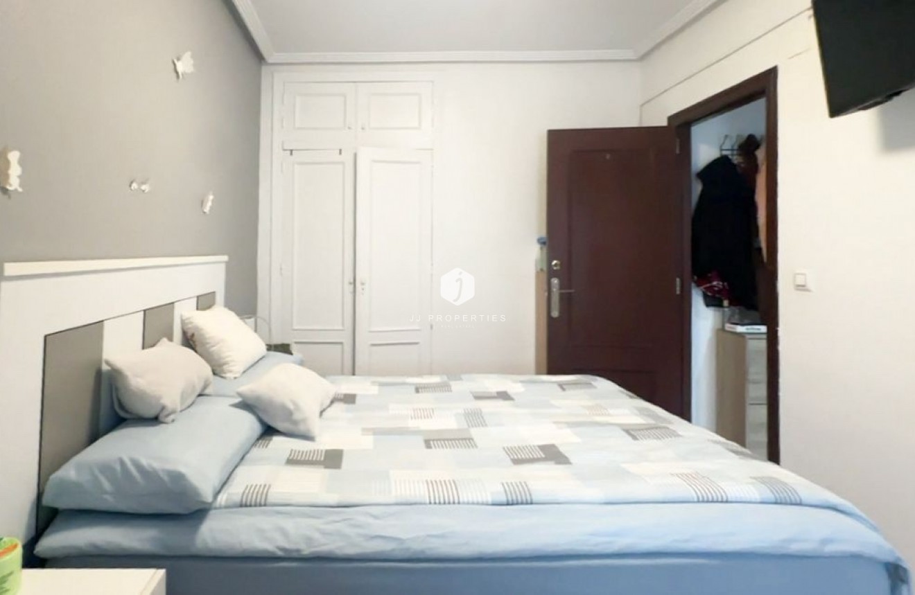 Resale - Apartment / flat -
Torrevieja - Costa Blanca