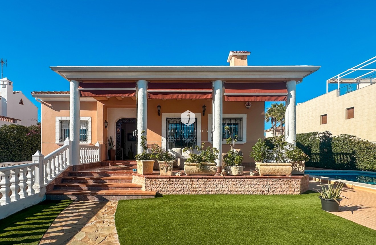 Tweedehands - Villa -
La Mata - Costa Blanca