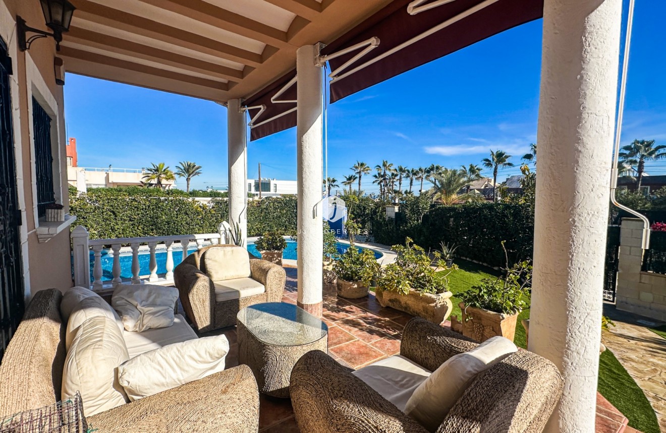 Tweedehands - Villa -
La Mata - Costa Blanca