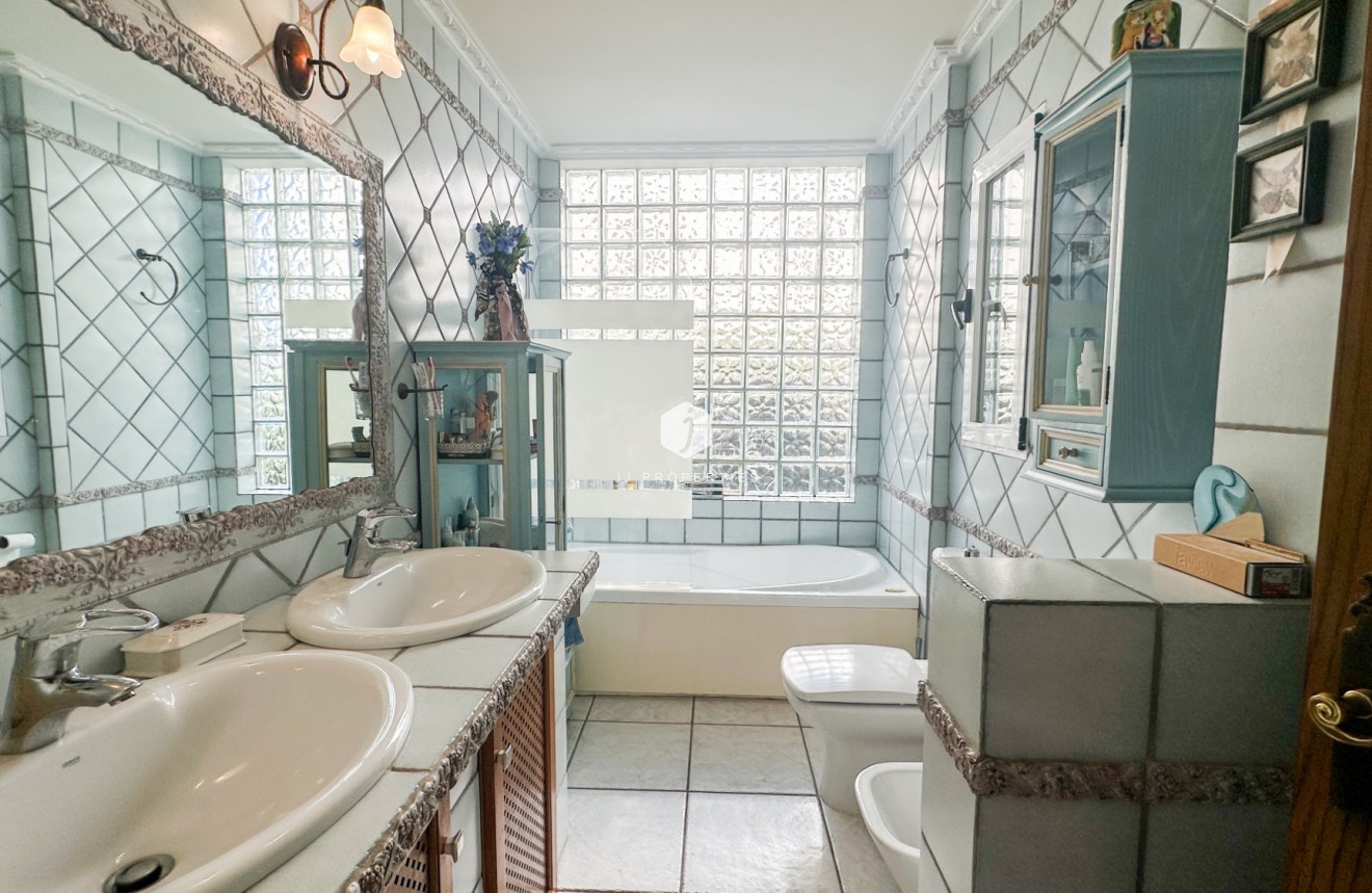 Tweedehands - Villa -
La Mata - Costa Blanca