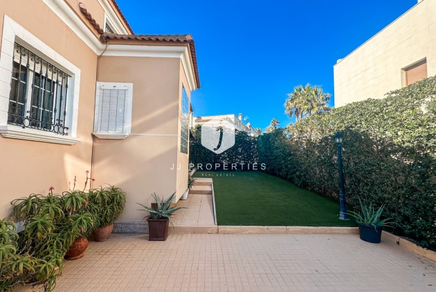 Tweedehands - Villa -
La Mata - Costa Blanca