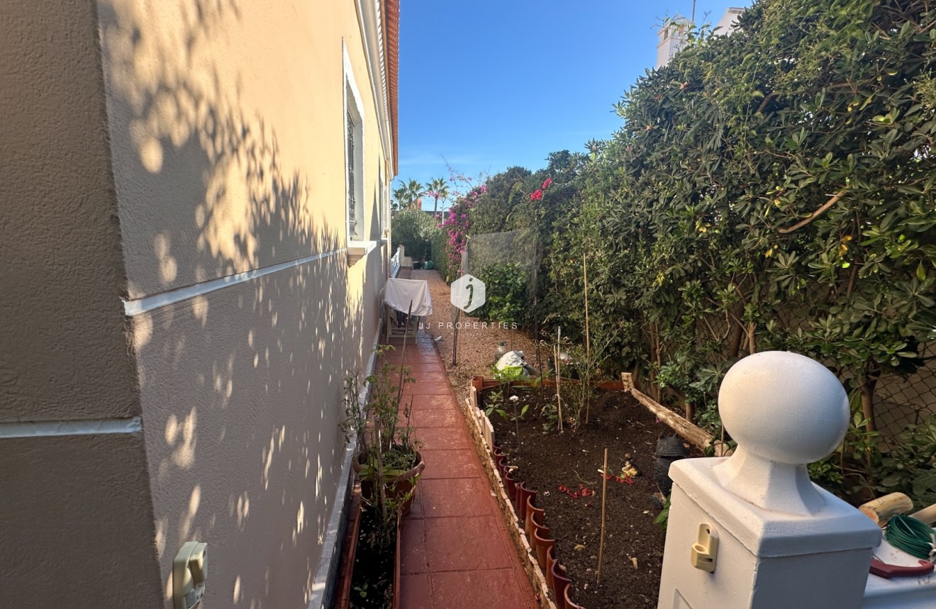 Tweedehands - Villa -
La Mata - Costa Blanca