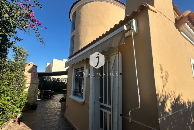 Tweedehands - Villa -
La Mata - Costa Blanca