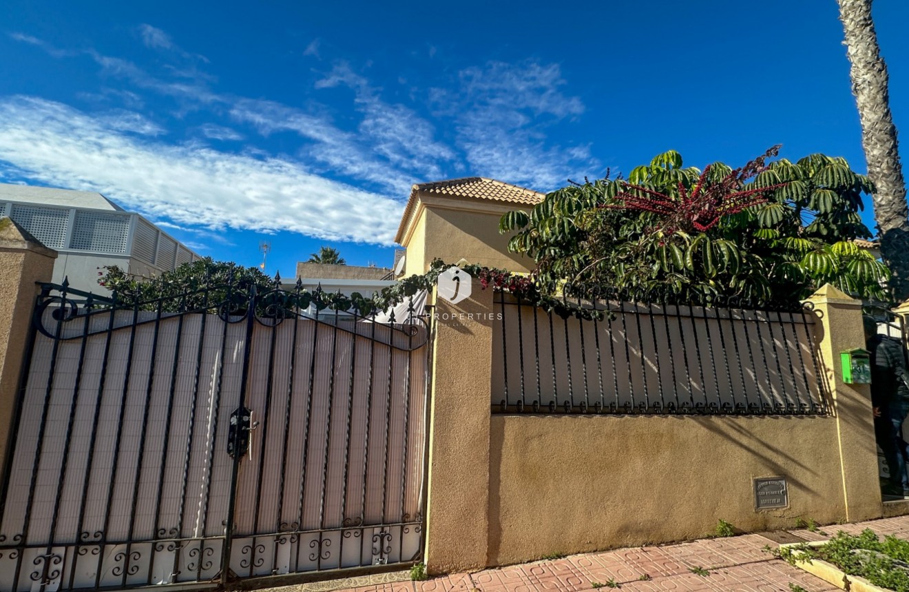 Tweedehands - Chalet -
Torrevieja - Costa Blanca