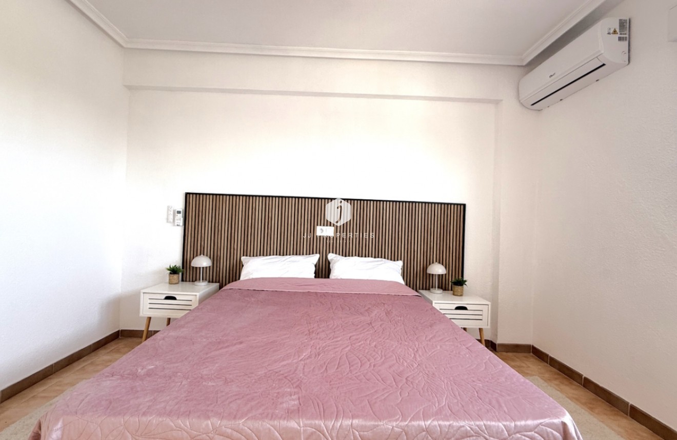 Aus zweiter Hand - Penthouse -
Torrevieja - Costa Blanca