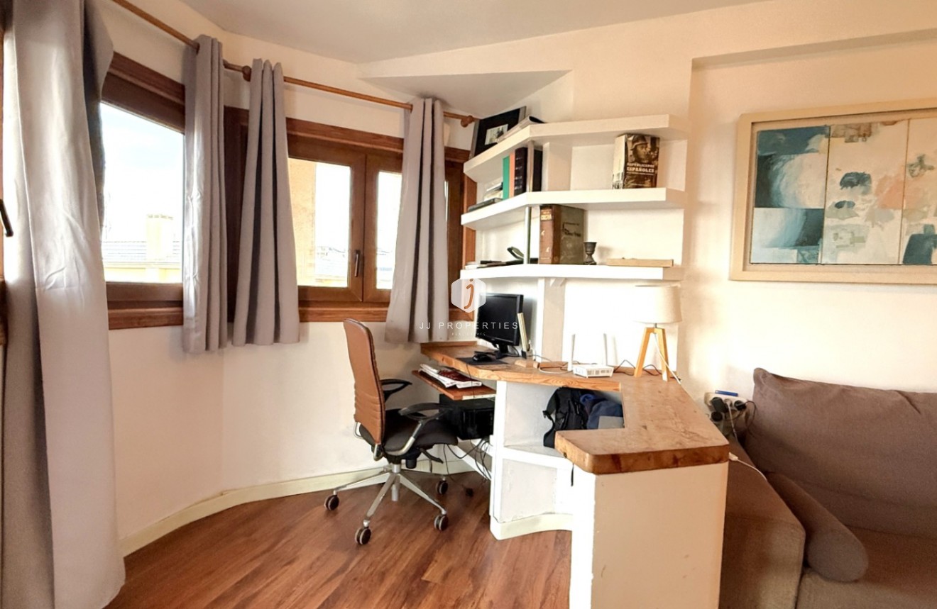 Resale - Apartment / flat -
Torrevieja - Costa Blanca