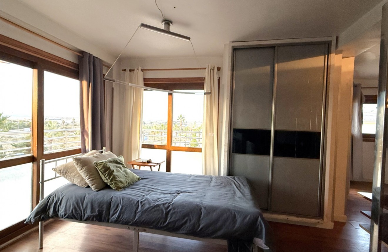 Resale - Apartment / flat -
Torrevieja - Costa Blanca