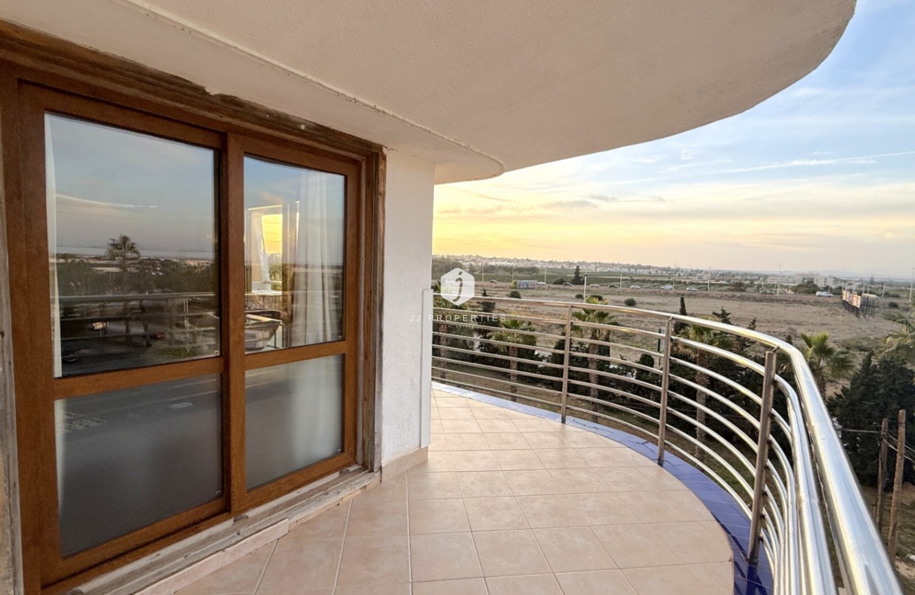 Resale - Apartment / flat -
Torrevieja - Costa Blanca
