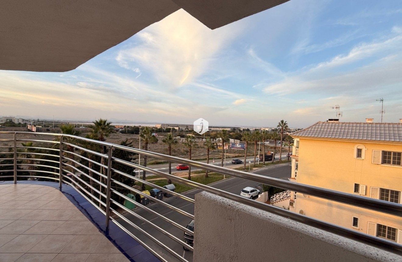 Resale - Apartment / flat -
Torrevieja - Costa Blanca