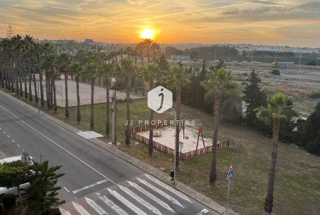 Resale - Apartment / flat -
Torrevieja - Costa Blanca