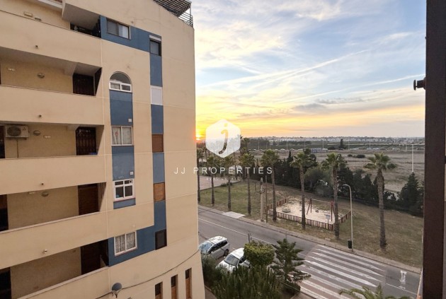 Resale - Apartment / flat -
Torrevieja - Costa Blanca