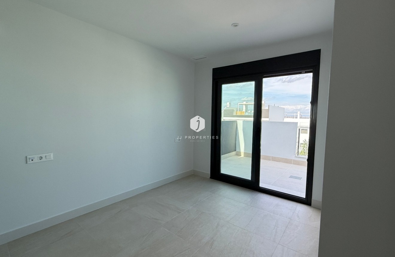 Resale - Apartment / flat -
Torrevieja - Costa Blanca