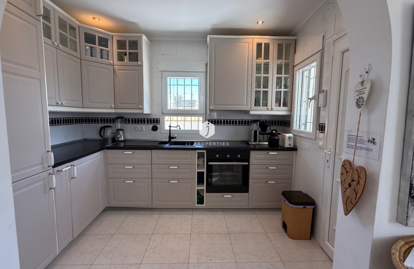 D'occasion - Villa -
Torrevieja - Costa Blanca