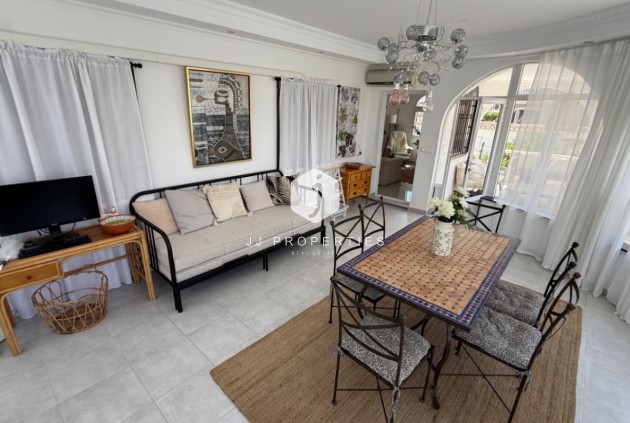 D'occasion - Villa -
Torrevieja - Costa Blanca