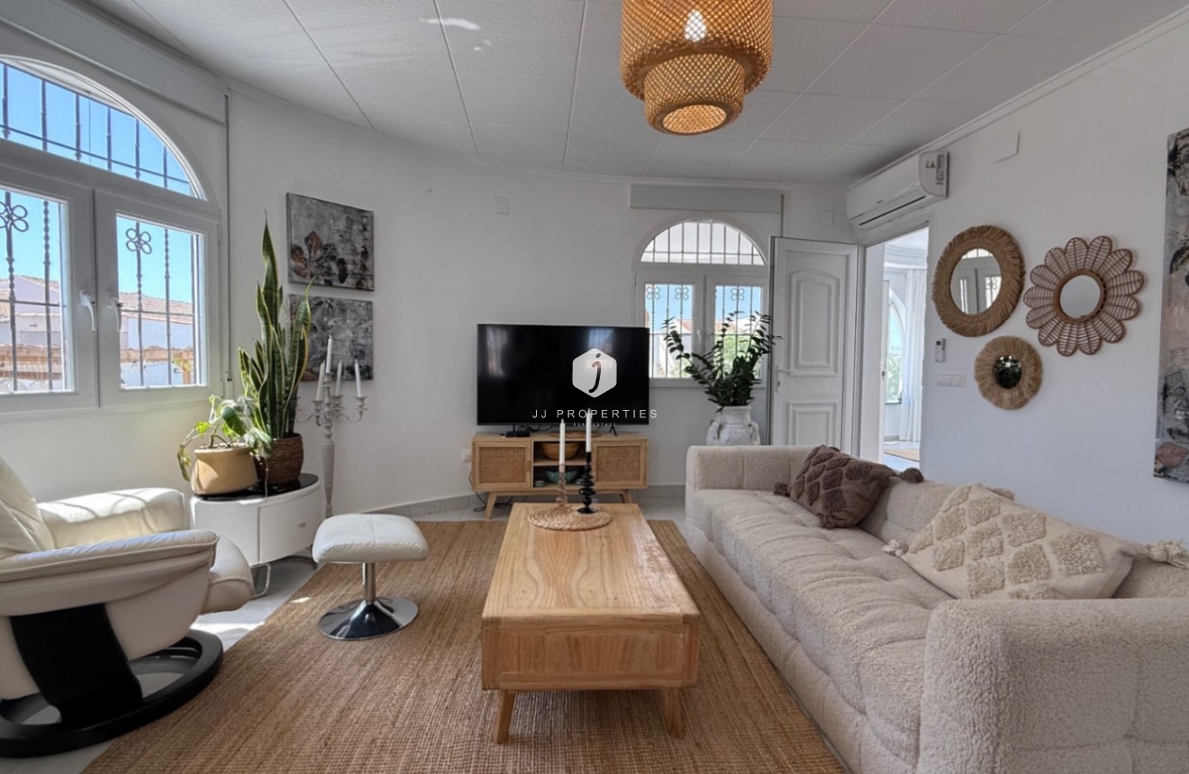 D'occasion - Villa -
Torrevieja - Costa Blanca