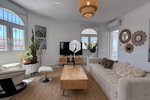 D'occasion - Villa -
Torrevieja - Costa Blanca