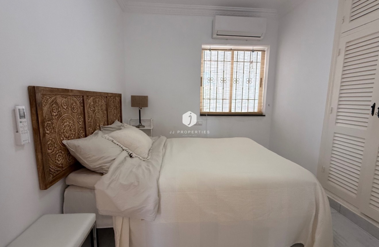 D'occasion - Villa -
Torrevieja - Costa Blanca