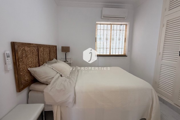 D'occasion - Villa -
Torrevieja - Costa Blanca