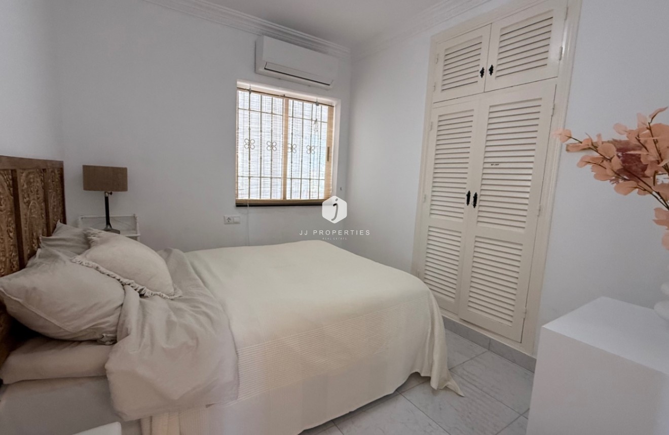 D'occasion - Villa -
Torrevieja - Costa Blanca