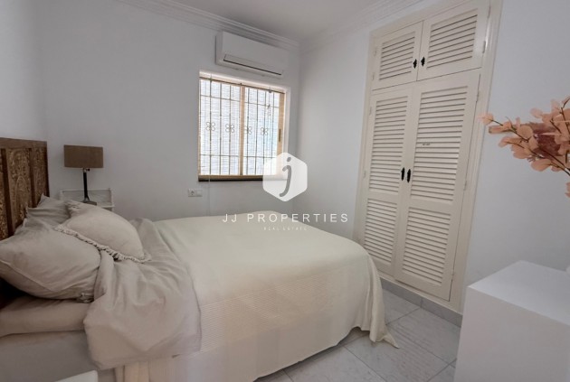 D'occasion - Villa -
Torrevieja - Costa Blanca