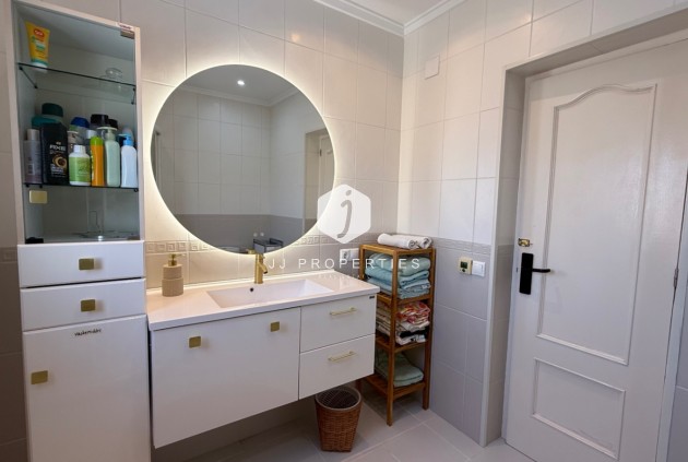 D'occasion - Villa -
Torrevieja - Costa Blanca