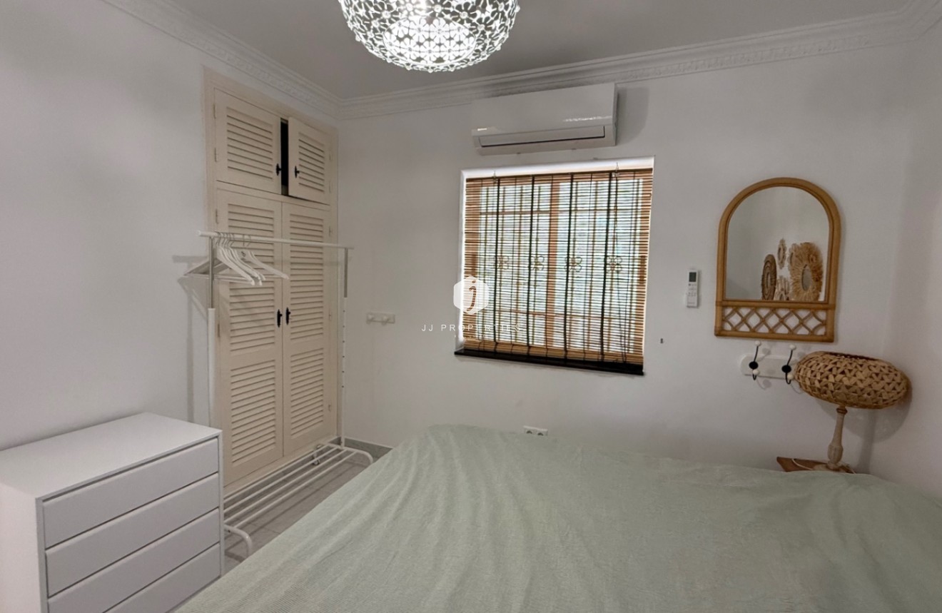 D'occasion - Villa -
Torrevieja - Costa Blanca