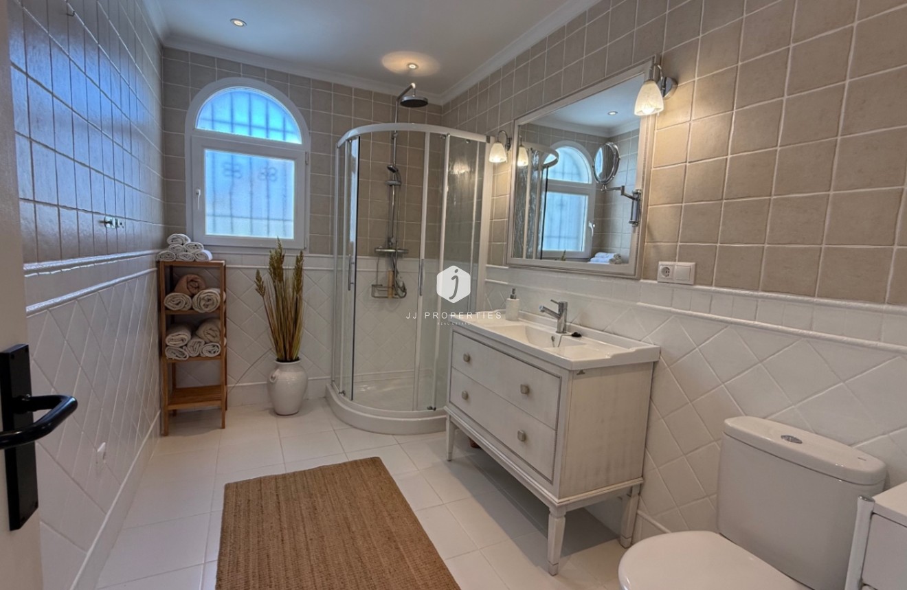 D'occasion - Villa -
Torrevieja - Costa Blanca