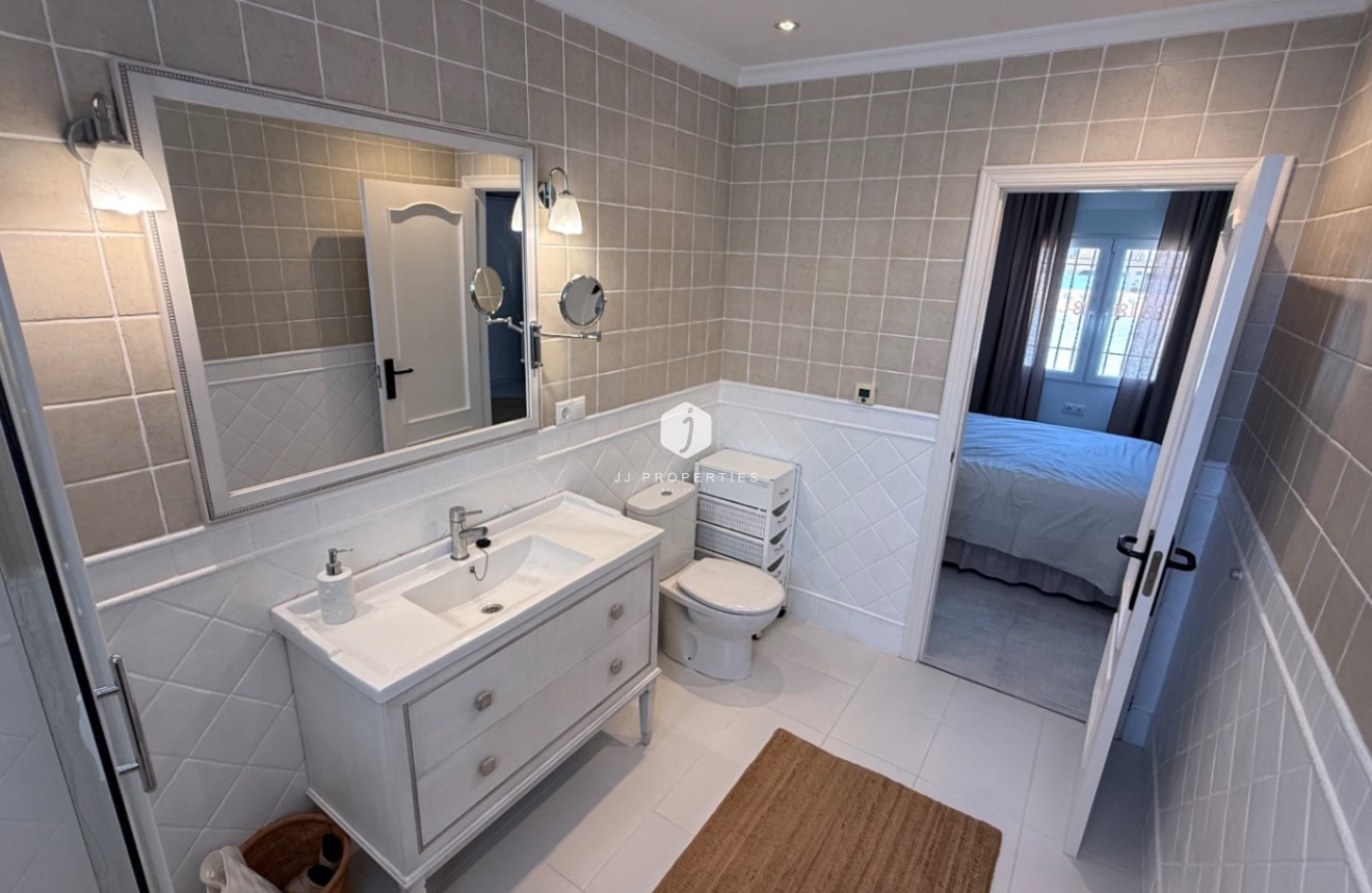 D'occasion - Villa -
Torrevieja - Costa Blanca