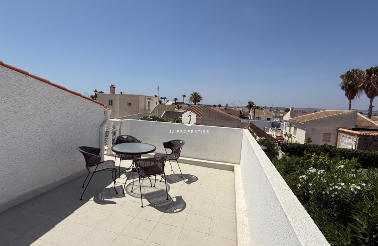 D'occasion - Villa -
Torrevieja - Costa Blanca