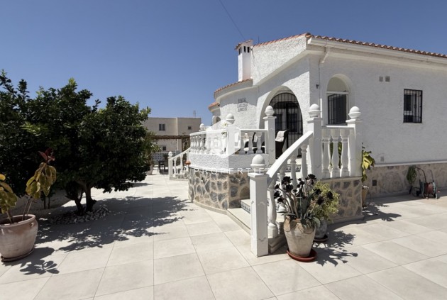 D'occasion - Villa -
Torrevieja - Costa Blanca