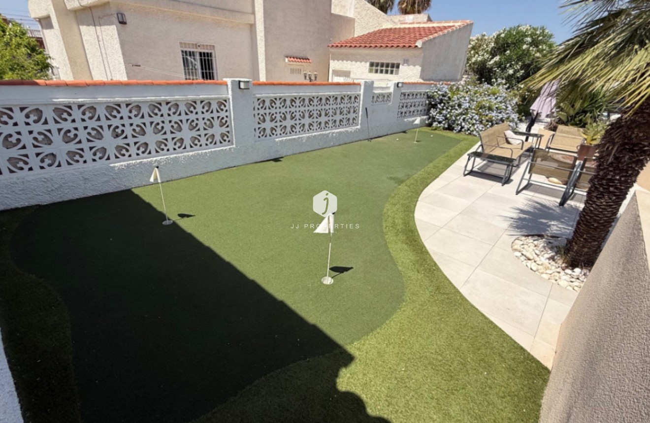 D'occasion - Villa -
Torrevieja - Costa Blanca