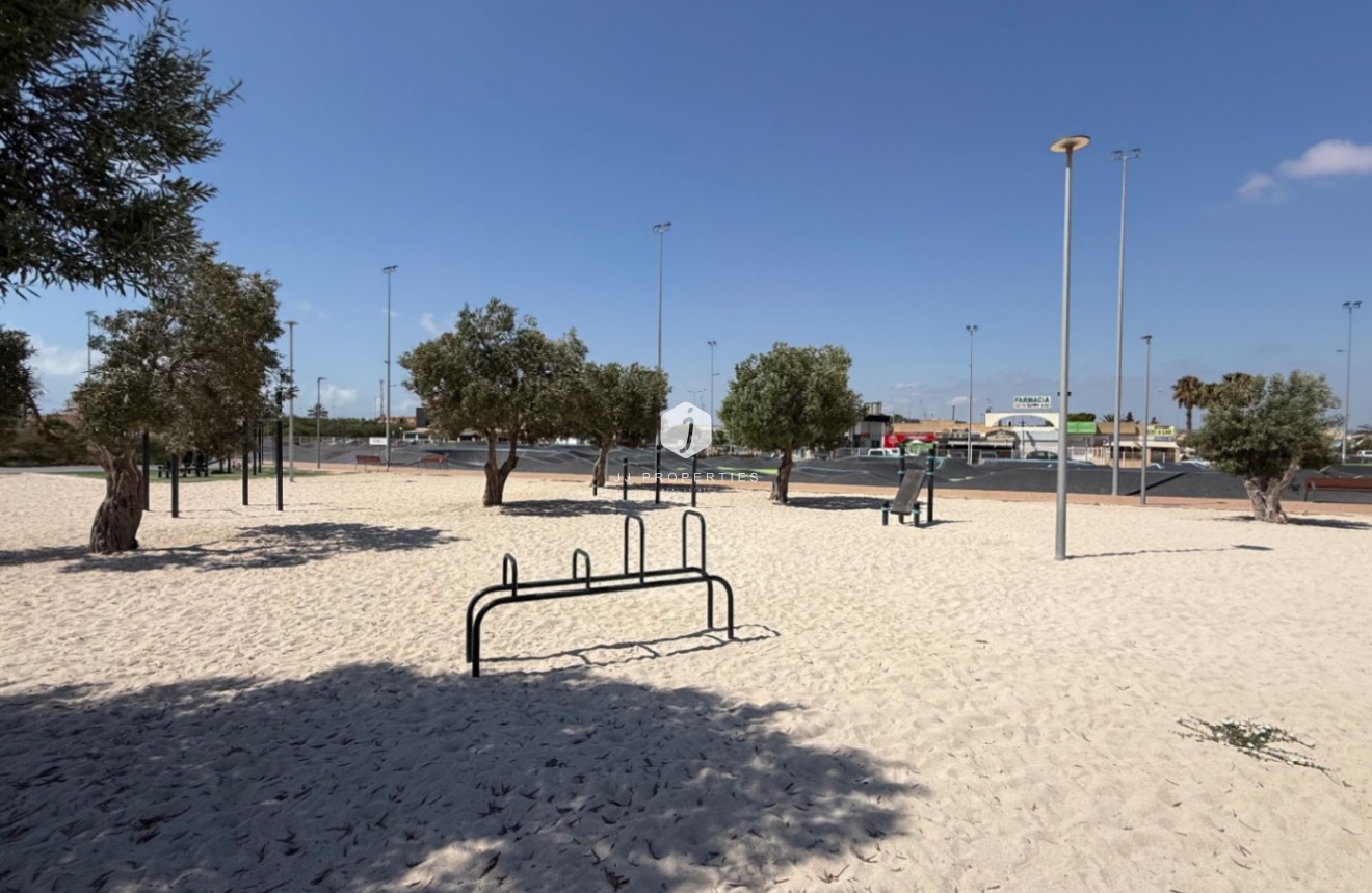 D'occasion - Villa -
Torrevieja - Costa Blanca