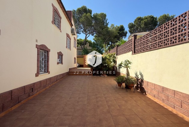 D'occasion - Villa -
Torrevieja - Costa Blanca